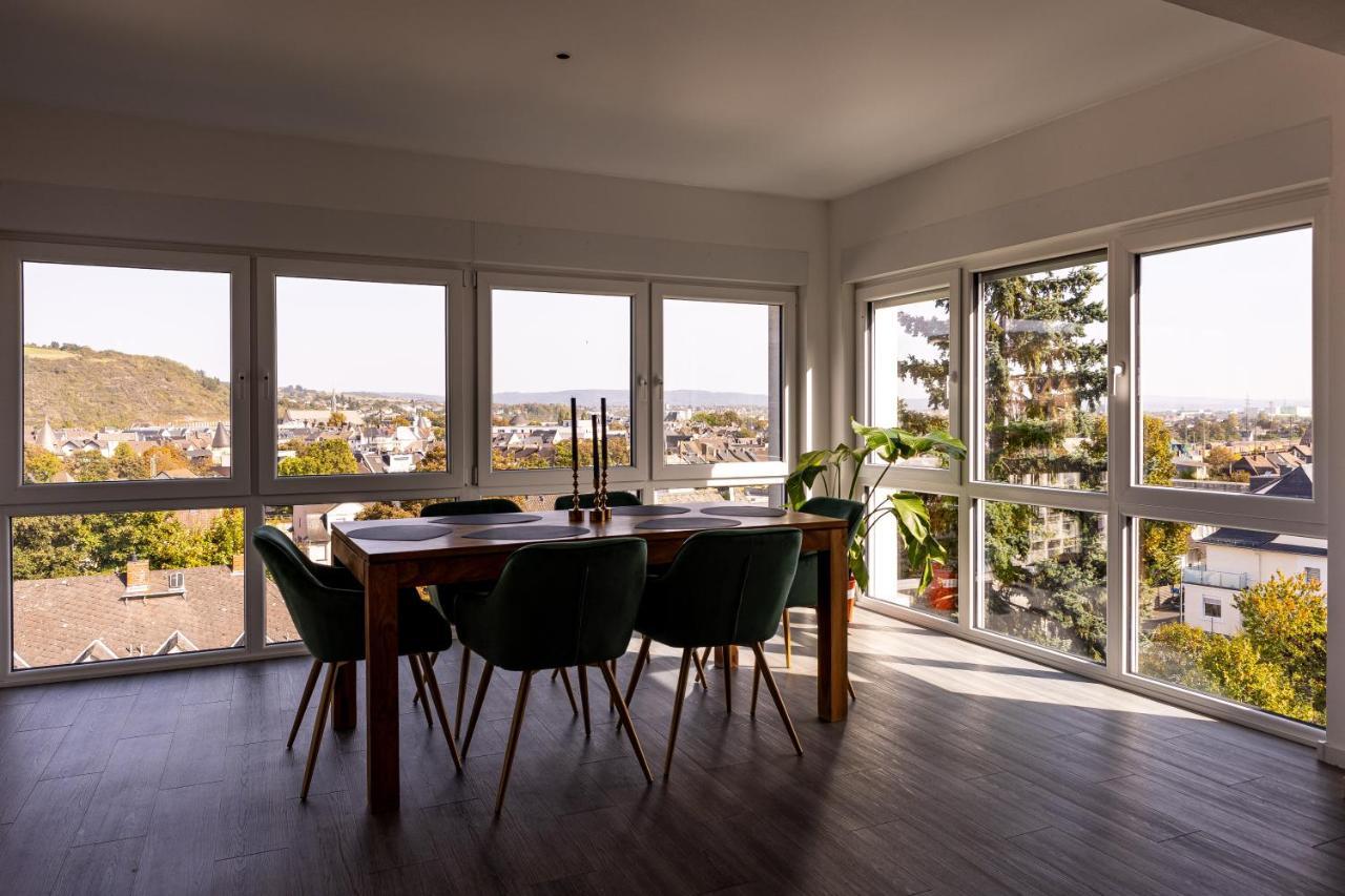 Design Apartment Zentral Fuer 6 In Andernach: Ausblick, Wifi, Kueche Bagian luar foto